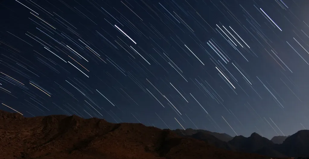 4. The Comet Shower Theory: A Bombardment Over Millions of Years (Image Credits: Rawpixel)