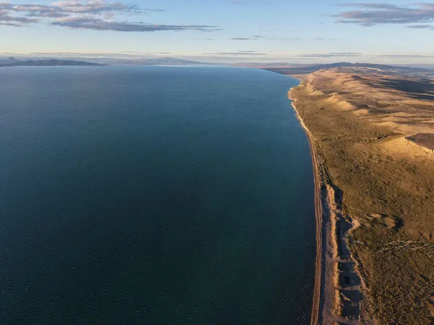 A shallow sea splitting North America in two (Image Credits: Pexels)