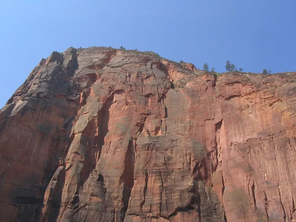 #4 Erosion Scars, Notches, and Overhangs Carved by Extreme Waves (Ken Lund, Flickr, CC BY-SA 2.0)