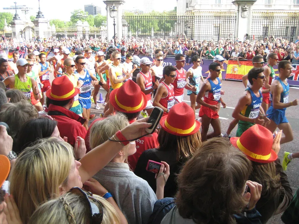 Social Proof: Following the Crowd Without Realizing It (Image Credits: Flickr)