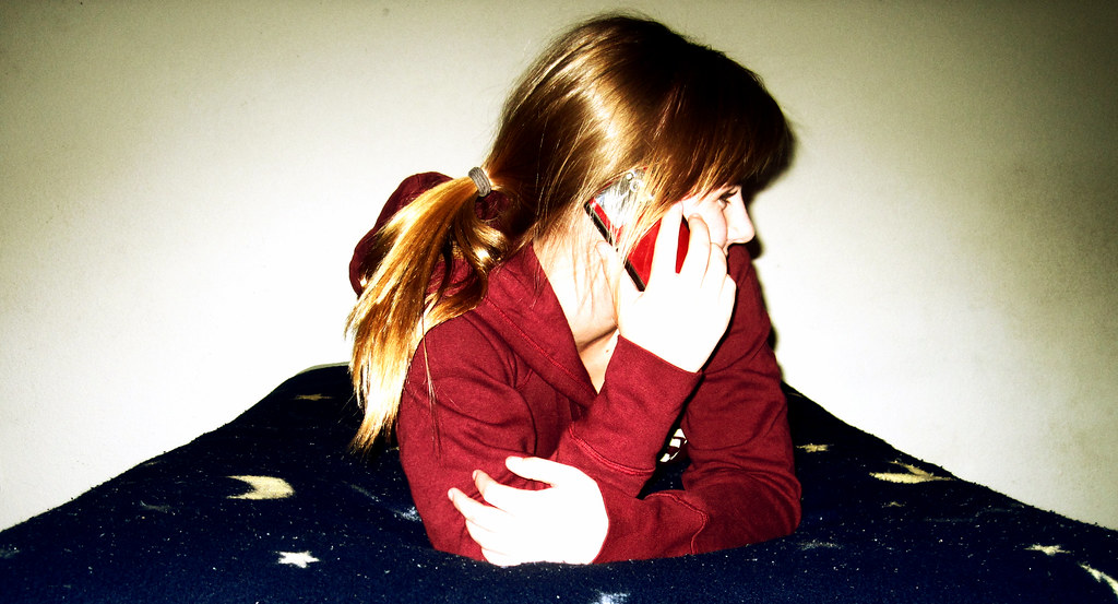 Using Your Phone While Someone's Talking to You (Image Credits: Flickr)