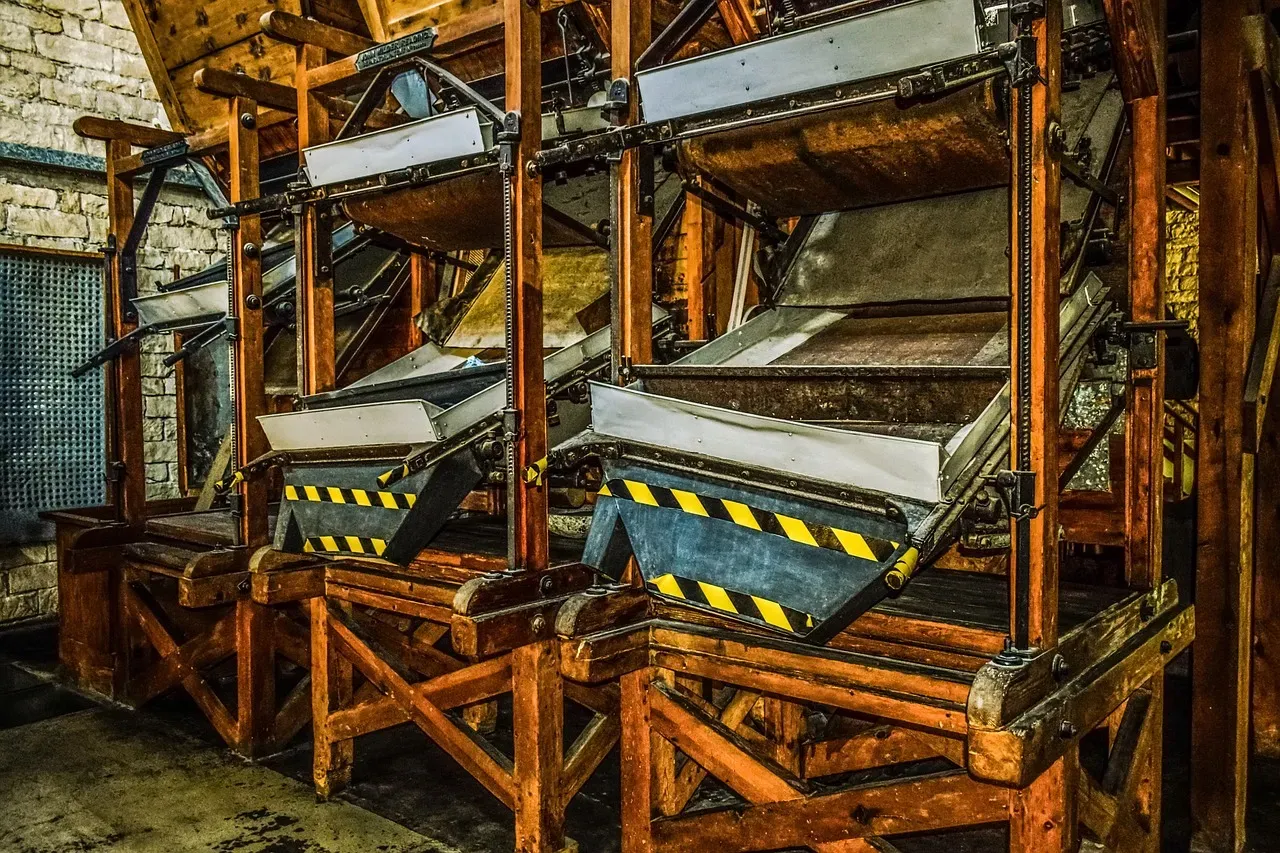 #4 - Europe's Museum Giants Stuck in Dark Mode (Image Credits: Pixabay)