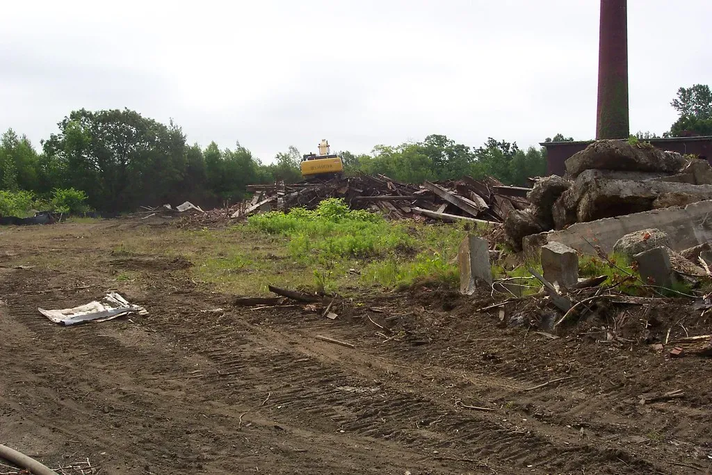#4 Contaminated Soil and Sediment That Quietly Reshape the Ground (Massachusetts Dept. of Environmental Protection, Flickr, CC BY 2.0)