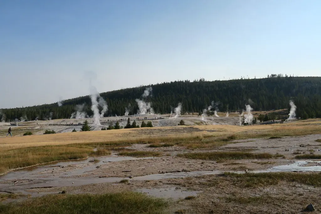 2. Yellowstone National Park, Wyoming - A Living Supervolcano (jabberwock, Flickr, CC BY-SA 2.0)