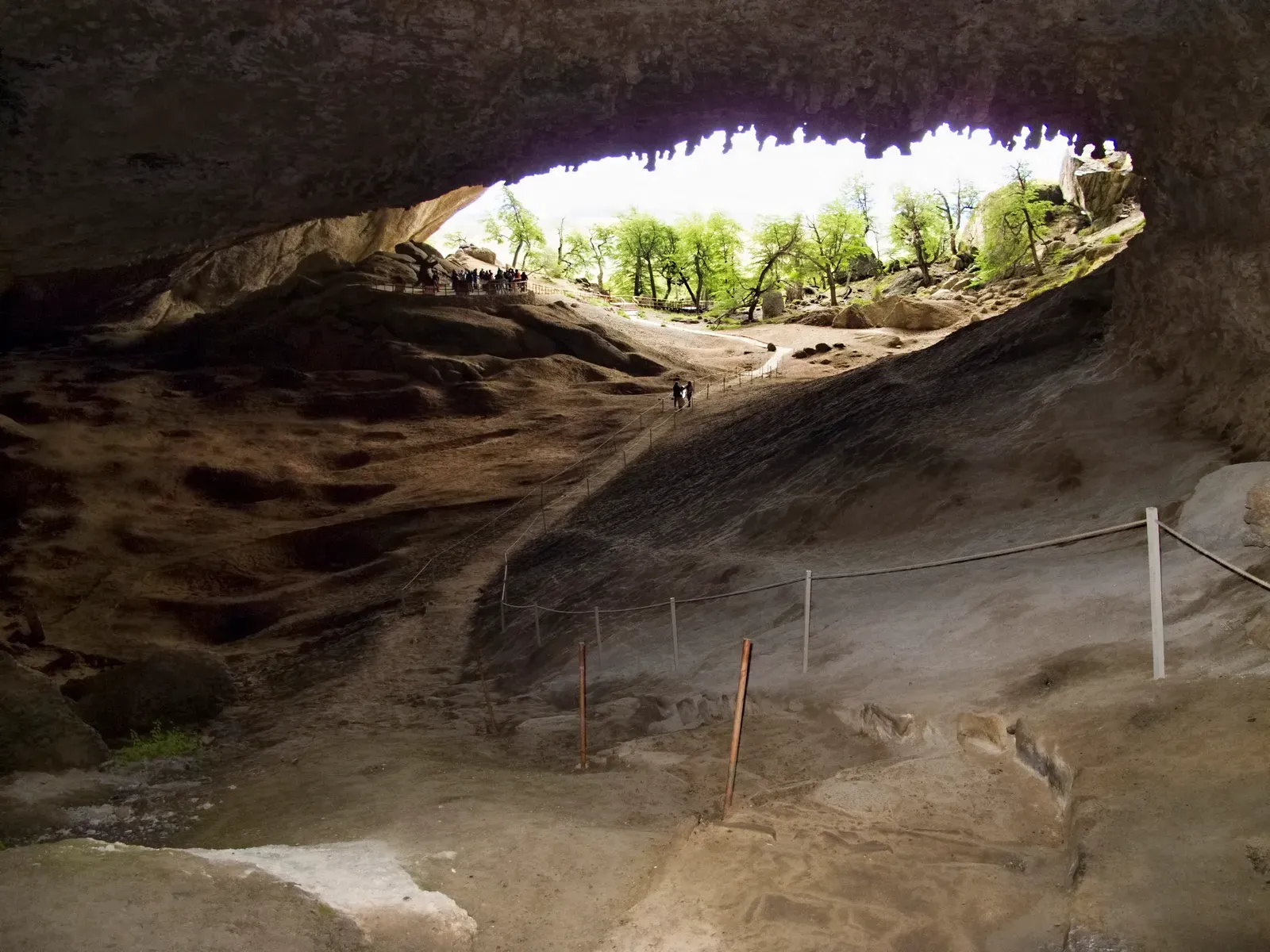 #3 - A Cave So Rich With Remains It Gave Its Name to a Species (20130122_Chile_1430 Milodón CaveUploaded by FunkMonk, CC BY-SA 2.0)
