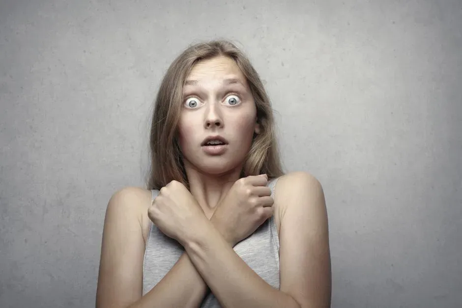 The Startle Reflex: Your Nervous System’s Emergency Flinch (Image Credits: Pexels)