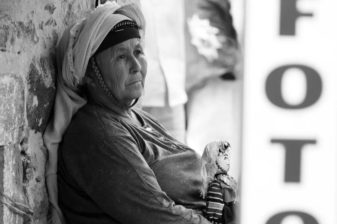 Using Nostalgia Wisely Without Getting Stuck (Image Credits: Unsplash)