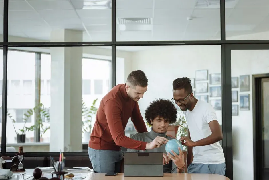 Information, Integration, and Global Workspaces: Structural Clues Without Final Answers (Image Credits: Pexels)