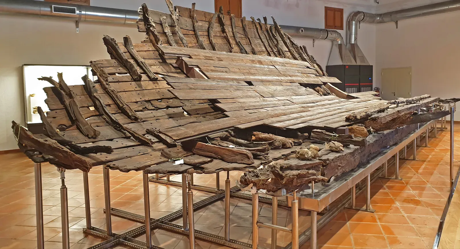 4. Roman-Era Shipwrecks Loaded with Indian Cargo (By Civa61, CC BY-SA 3.0)