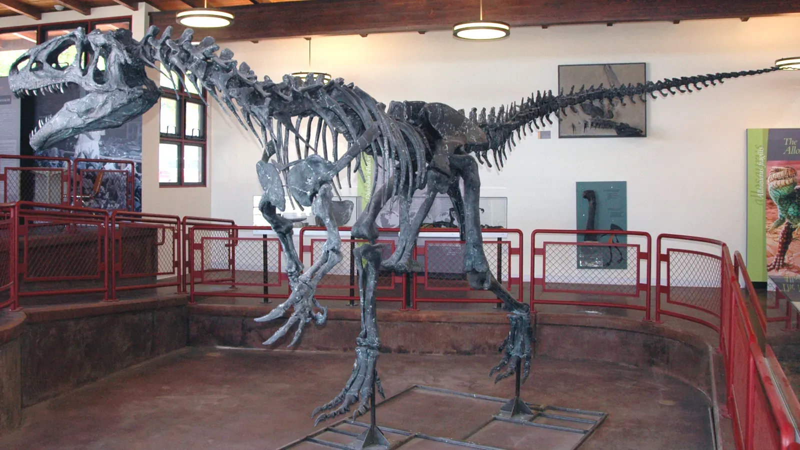 Cleveland Lloyd Dinosaur Quarry: An Allosaurus Graveyard (Image Credits: Wikimedia)