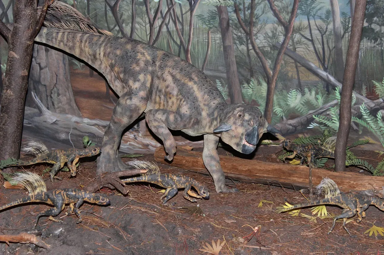 Surprising Lineages: Feathered Dinosaurs in Unexpected Families (Image Credits: Pixabay)