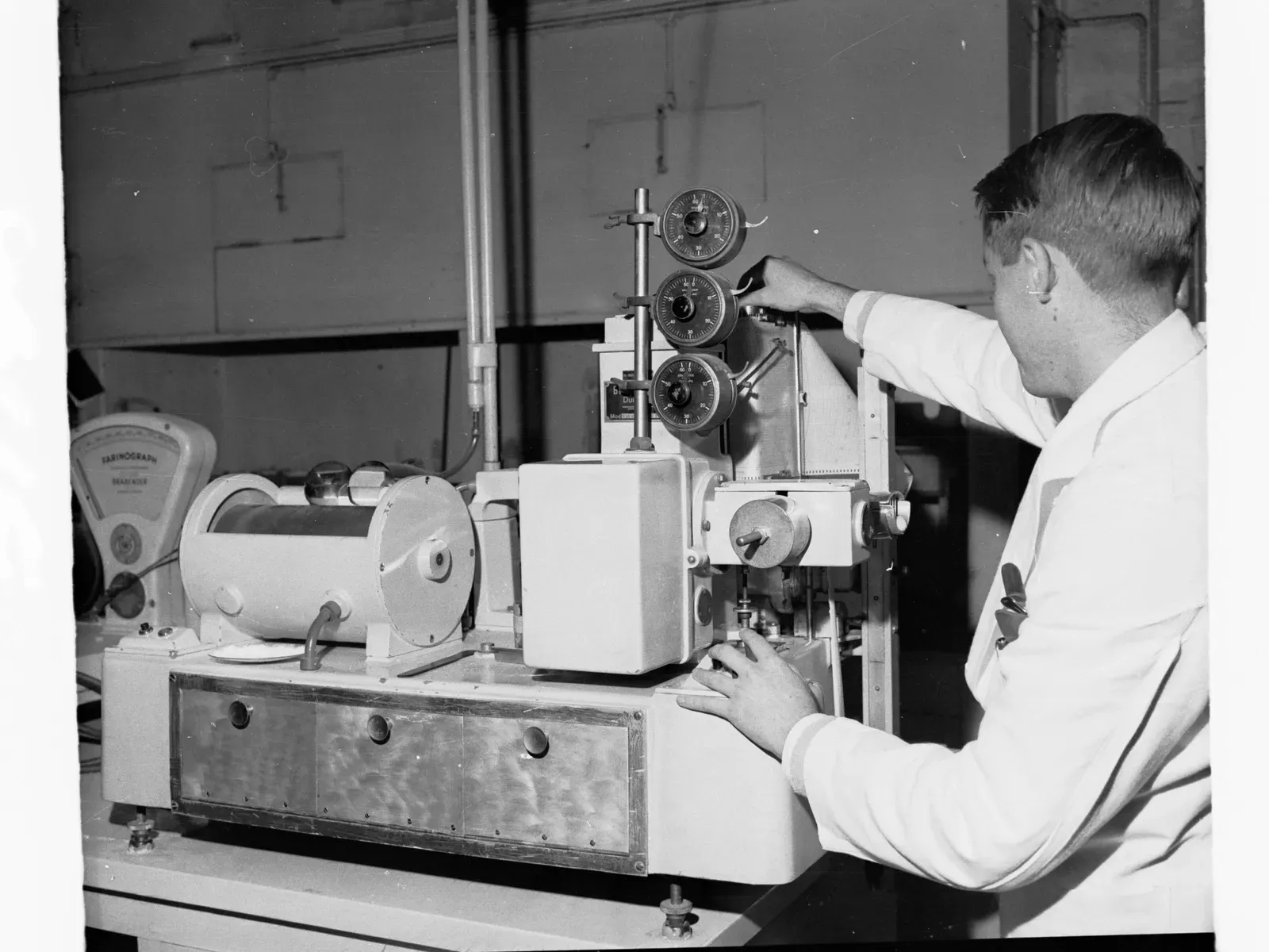 #10 From Crisis to Maturity: Why Non-Replicable Founding Studies Are Not the End (The History Trust of South Australian,  South Australian Government  Photo [1]  Object record [2], CC0)