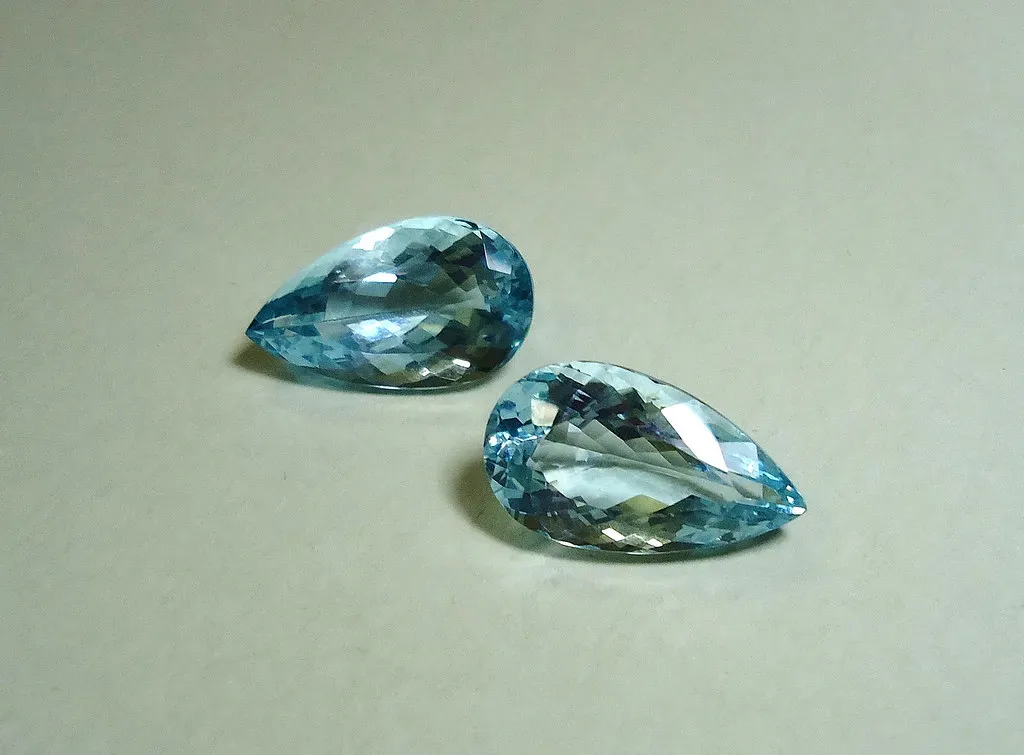 Pisces: Dreamy Aquamarine for Intuition and Flow (Mauro Cateb, Flickr, CC BY-SA 2.0)