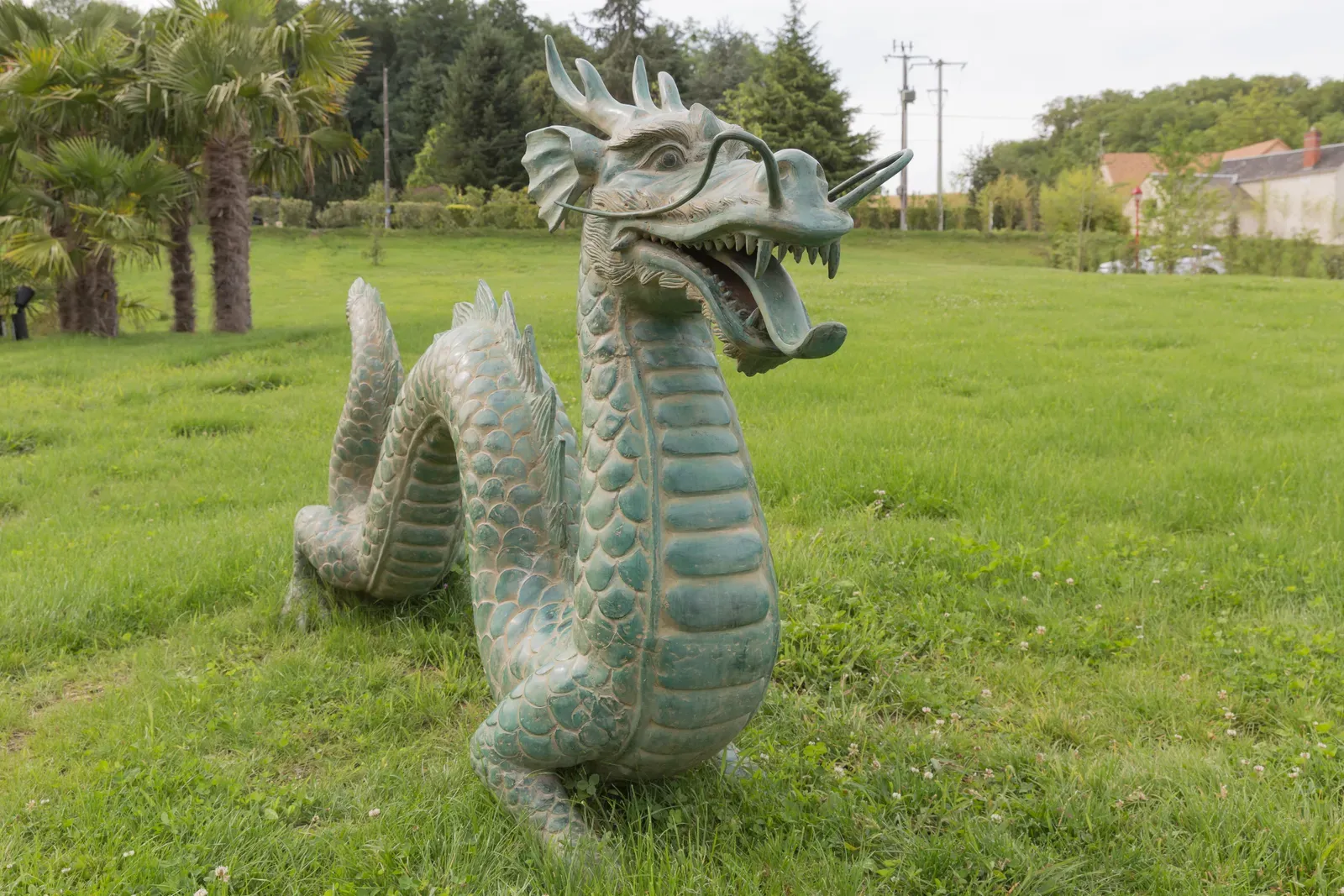 4. Ancient China: The Dragon as Distorted Dinosaur (By Another one of my pictures:This photograph was taken by Medium69 (William Crochot) and released under the license stated below. You are free to use it for any purpose as long as you credit the author (William Crochot), the Source (Wikimedia Commons) and the license (CC-BY-SA 4.0) in close relation to the image.Please do not upload an updated image here without consultation with the Author. The author would like to make corrections only at his own source RAW. This ensures that the changes are preserved.Please if you think that any changes should be required, please inform the author.Otherwise you can upload a new image with a new name. Please use one of the templates derivative or extract., CC BY-SA 4.0)