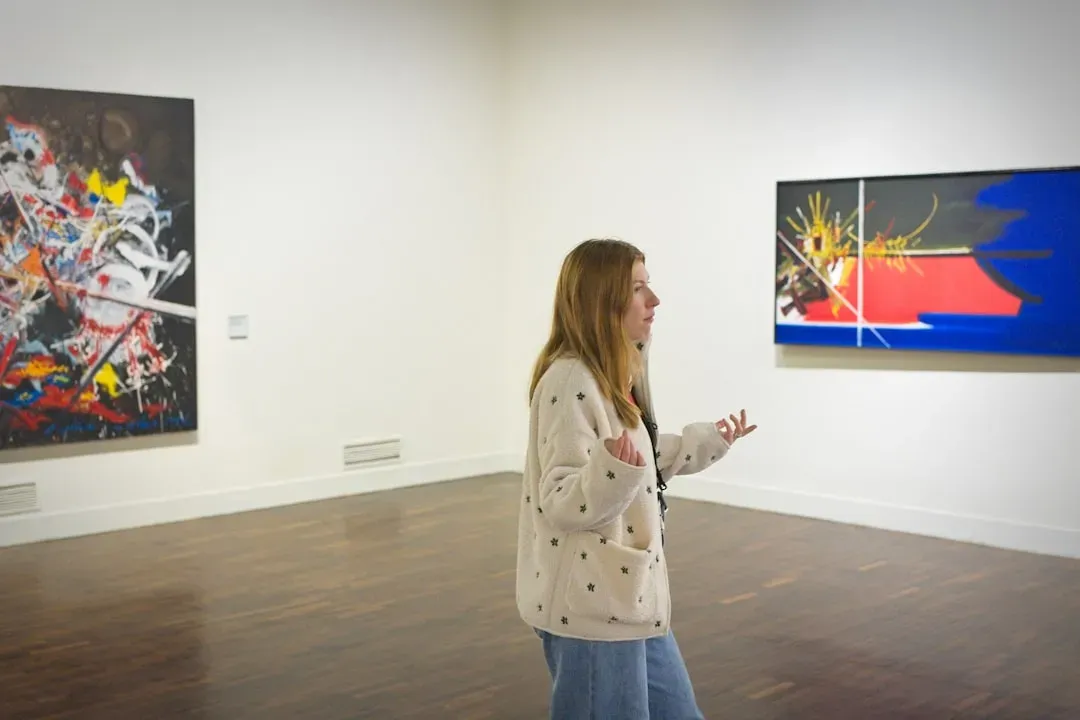 When Words and Body Language Tell Different Stories (Image Credits: Unsplash)