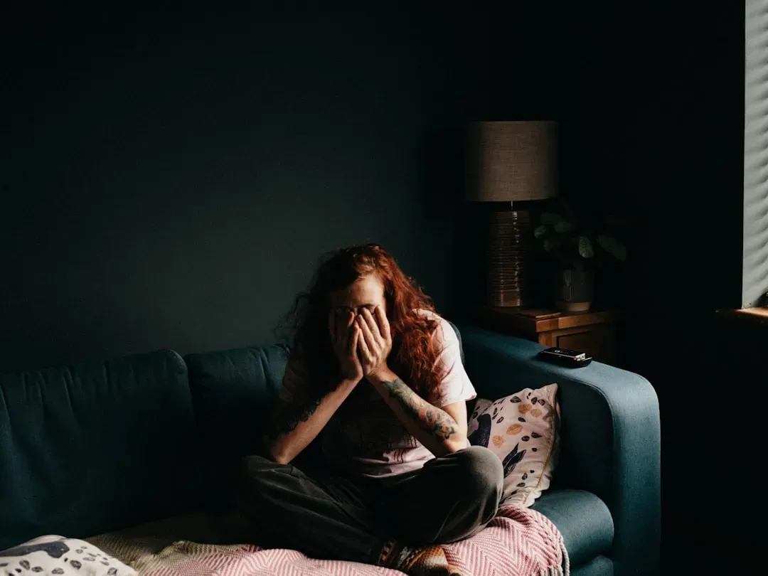 Simpler Threats, Clearer Minds: The Overloaded Modern Brain (Image Credits: Unsplash)