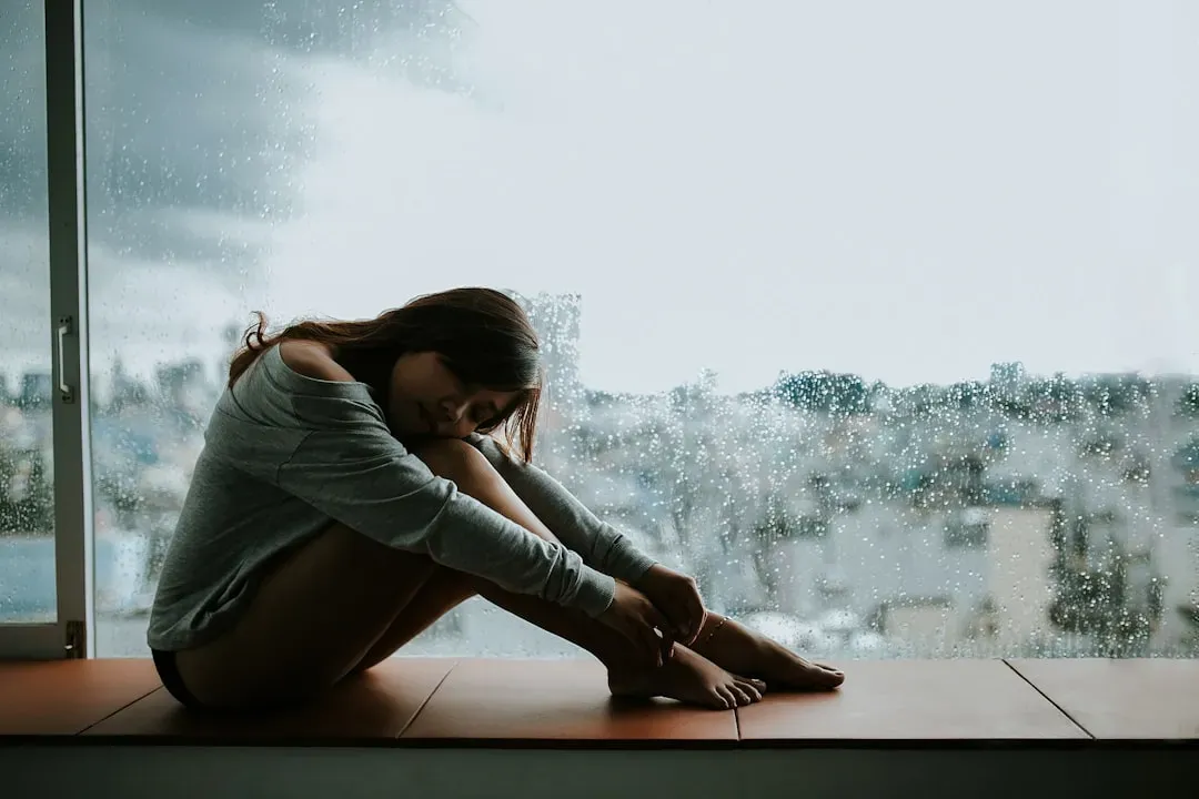 The Science Of Mental Time Travel: Rumination, Prediction, And “Protective” Worry (Image Credits: Unsplash)