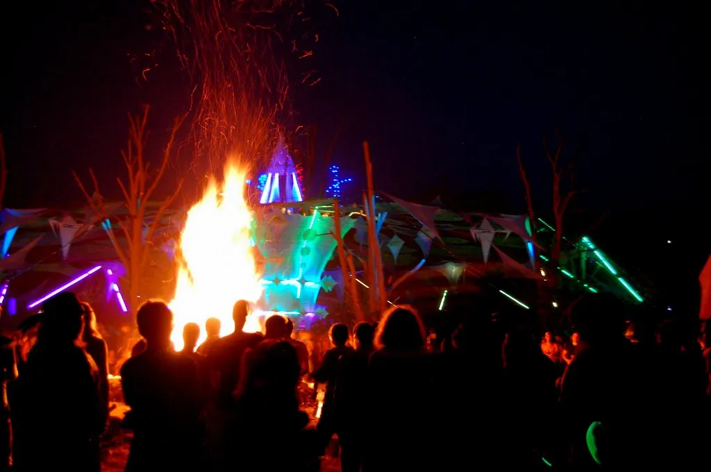 Music, Rhythm, and Dance: Entertainment You Feel in Your Bones (tosiabunio, Flickr, CC BY 2.0)