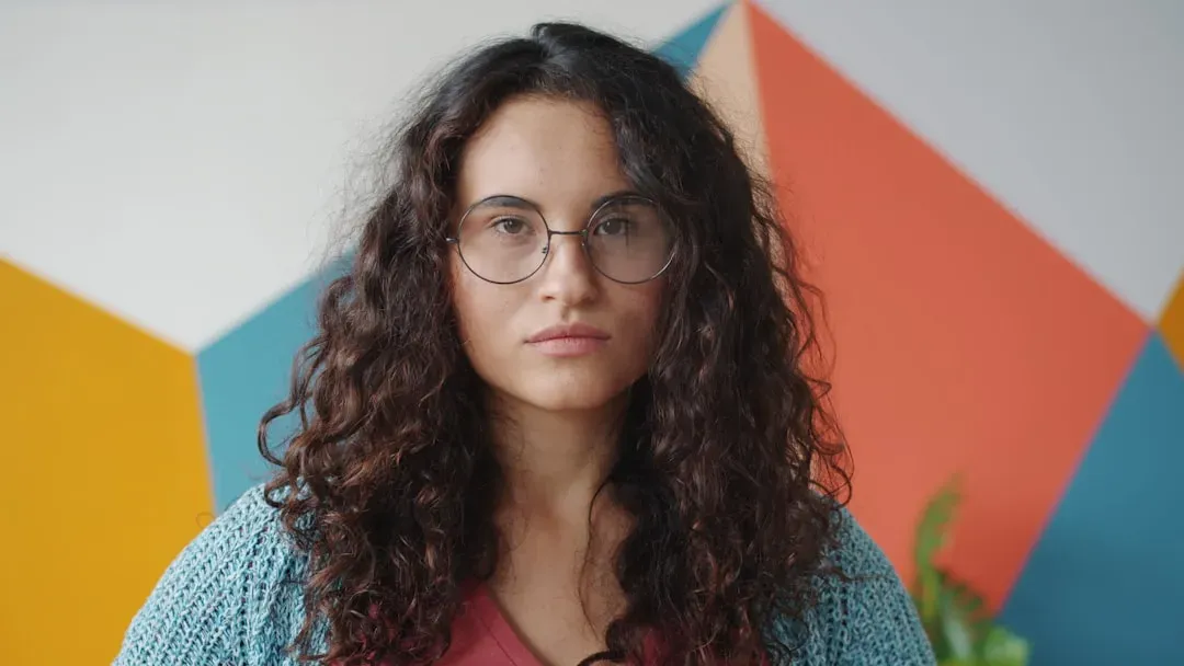 You Maintain Eye Contact Naturally (Image Credits: Unsplash)