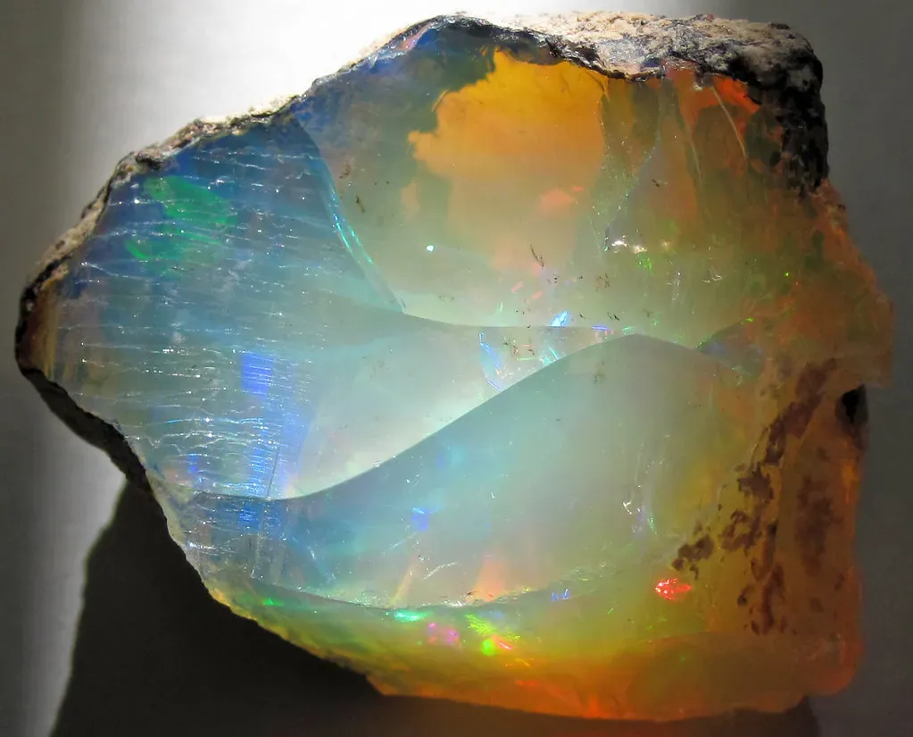 Dinosaurs in Opal Mines: Bones Turned to Gemstone (James St. John, Flickr, CC BY 2.0)