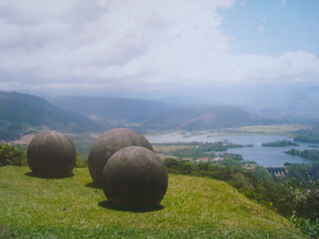 Precision Stone Spheres of Costa Rica (Image Credits: Wikimedia)