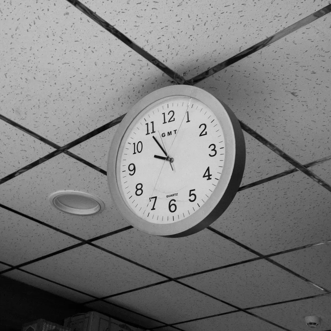 You Delay Tasks Until the Last Minute (Image Credits: Unsplash)