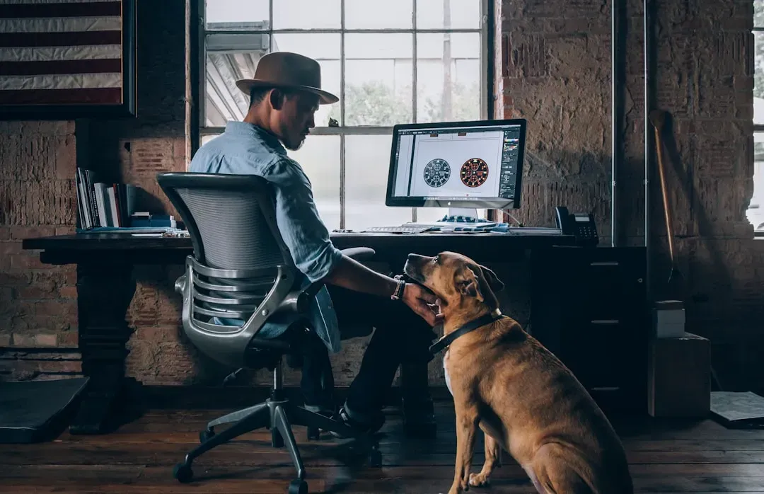 #7 - The Instant Your Work Day "Feels" Over (Image Credits: Unsplash)