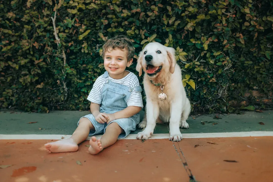 1. Golden Retriever: The Definition of Family Love (Image Credits: Unsplash)