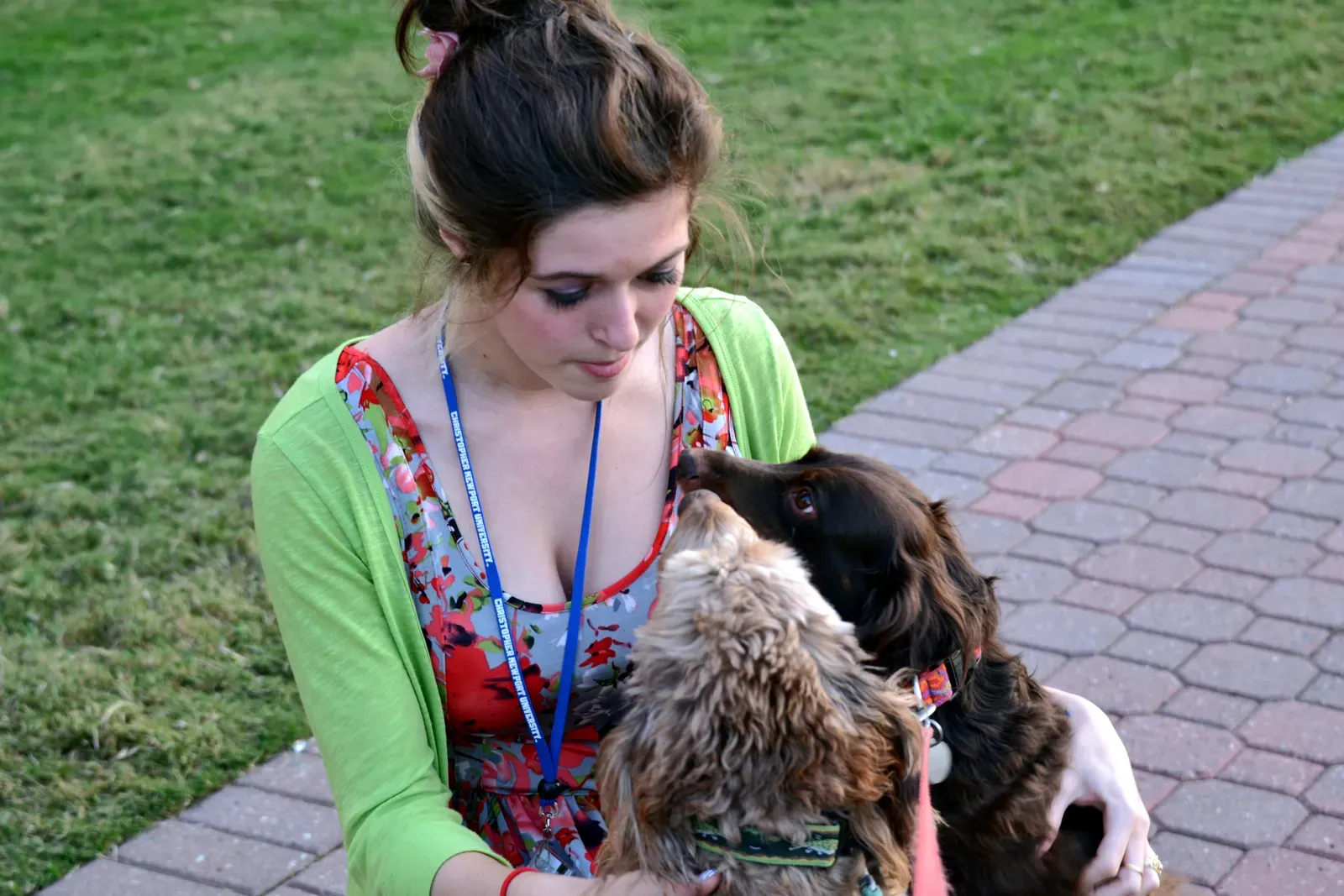 The Lip Lick That Says More Than Words (Image Credits: Wikimedia)