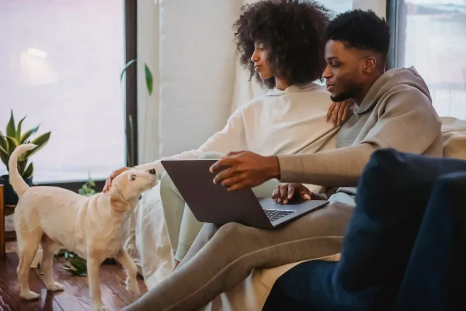 Communicating Across Different Languages (Image Credits: Pexels)