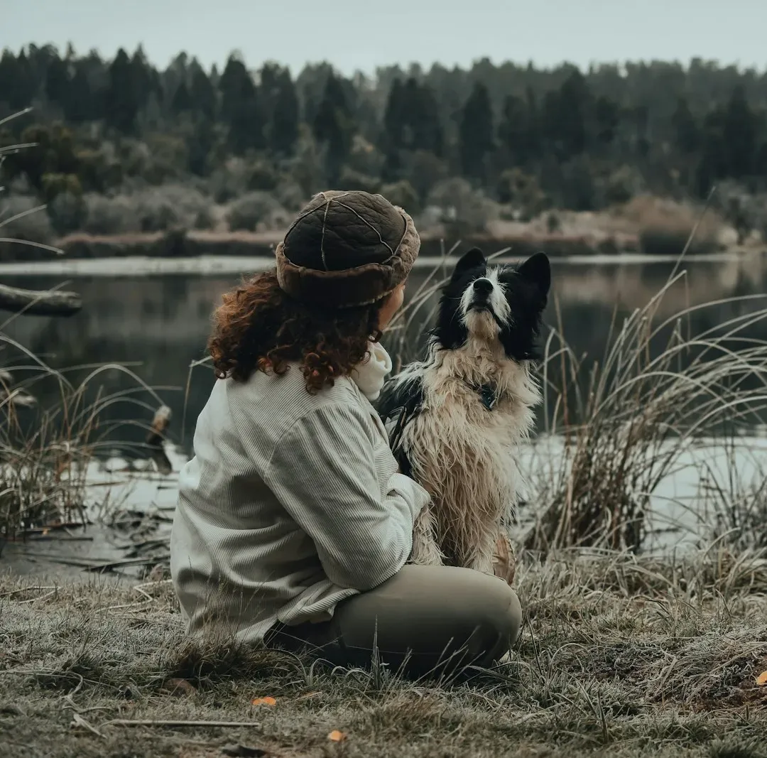 Pisces: The Empath Who Feels Their Dog’s Stress in Their Own Body (Image Credits: Unsplash)