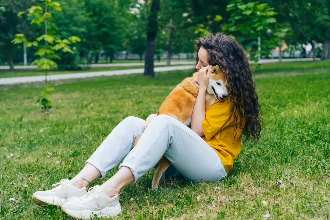 6. Your Dog Lifts Depression and Eases Anxiety (Image Credits: Unsplash)