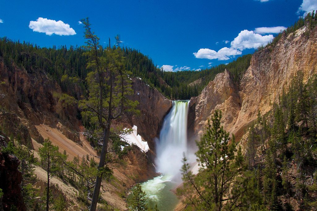 Lower Falls of the Yellowstone, Wyoming (Image Credits: Flickr)