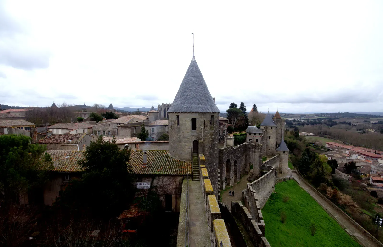 Carcassonne, France (Image Credits: Wikimedia)