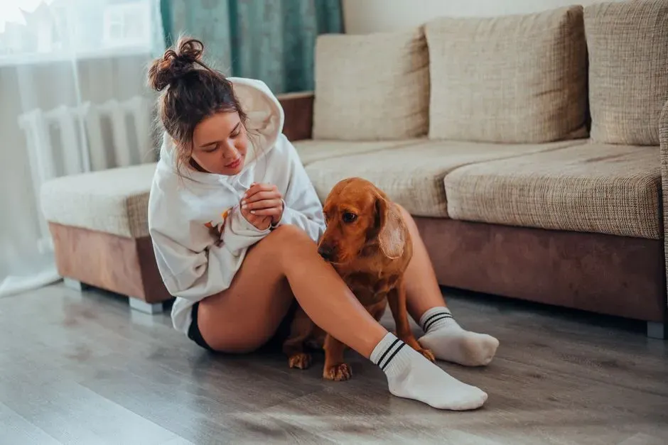 #5 - Talking Softly While Your Body Screams "Tense" (Image Credits: Pexels)