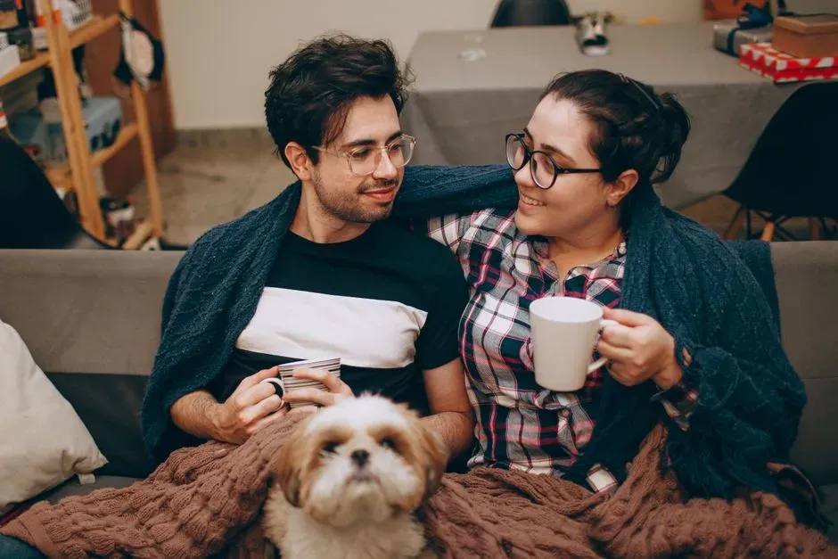 #12 – Sharing Your Blanket Without Being Asked (Image Credits: Pexels)