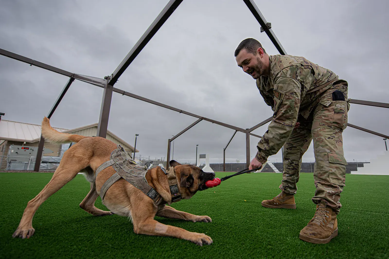 1. The Braided T-Shirt Tug Rope (By Airman 1st Class Krista Reed Choate, Public domain)