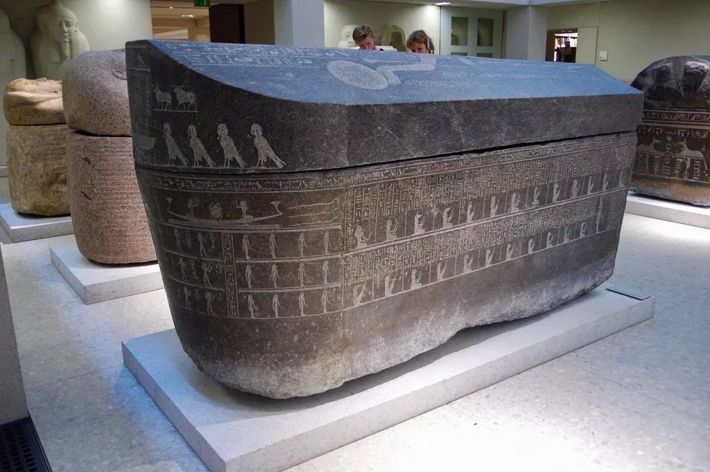 The Granite Sarcophagus in the Great Pyramid's King's Chamber (Dave Hamster, Flickr, CC BY 2.0)