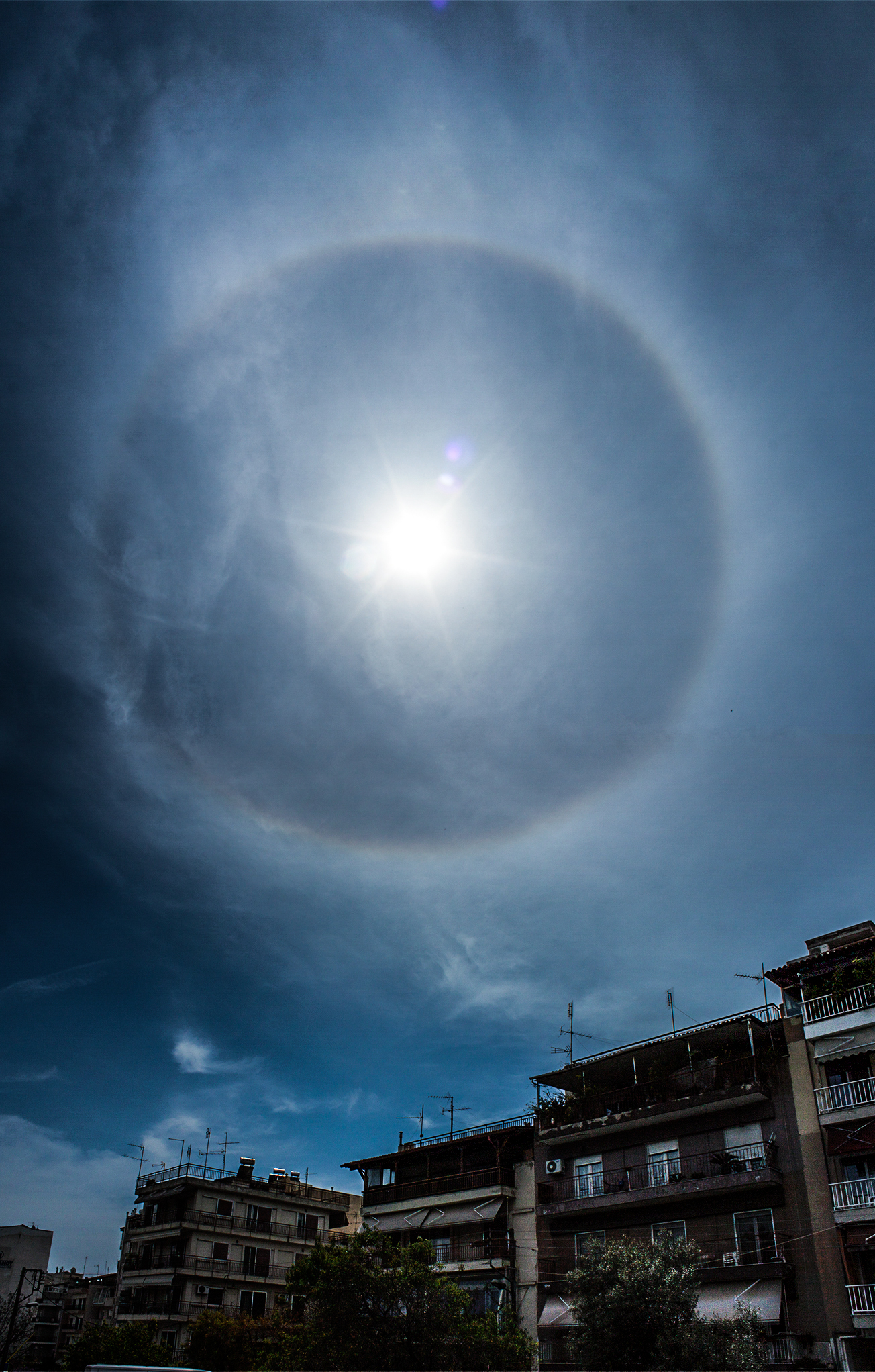 The Hidden Clues (Image Credits: Wikimedia)