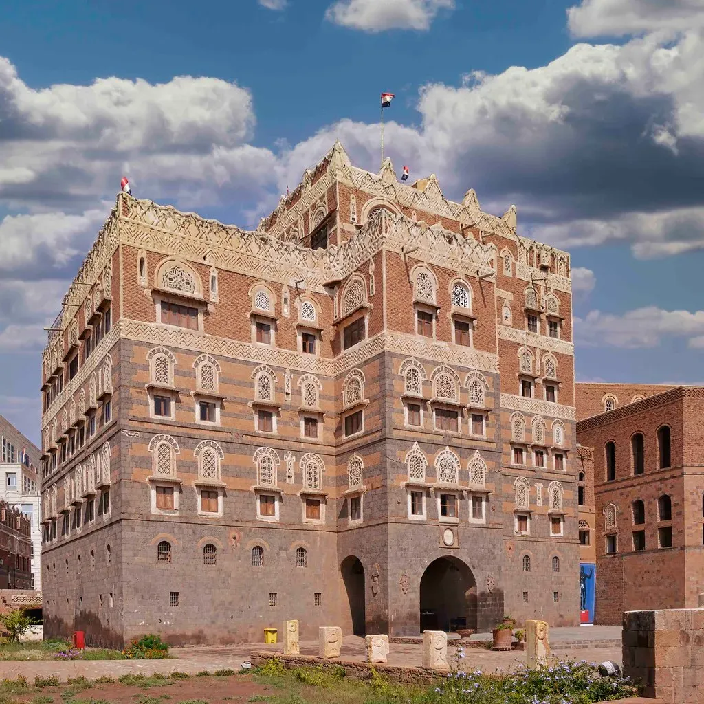 12. War, Looting, and the Quiet Disappearance of Yemeni National Collections (Rod Waddington, Flickr, CC BY-SA 2.0)
