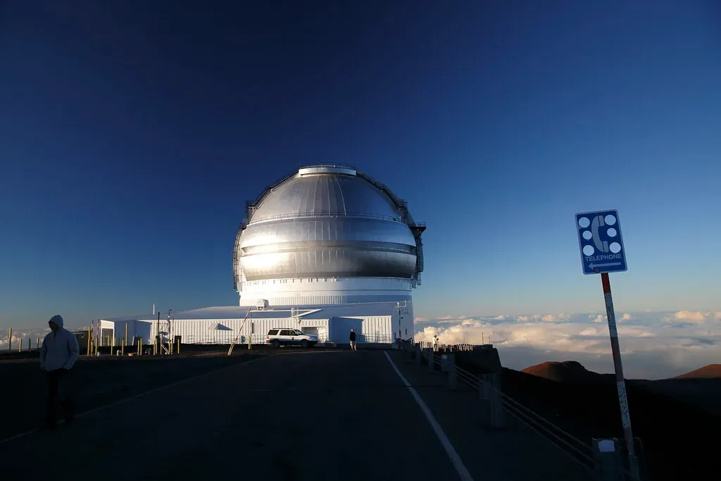 The Telescope That Made It Possible (blachswan, Flickr, CC BY 2.0)