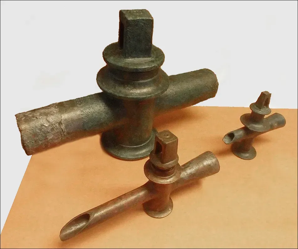 #4 - The Roman Bronze Piping and Valves (By Le plombier du désert, CC BY-SA 4.0)