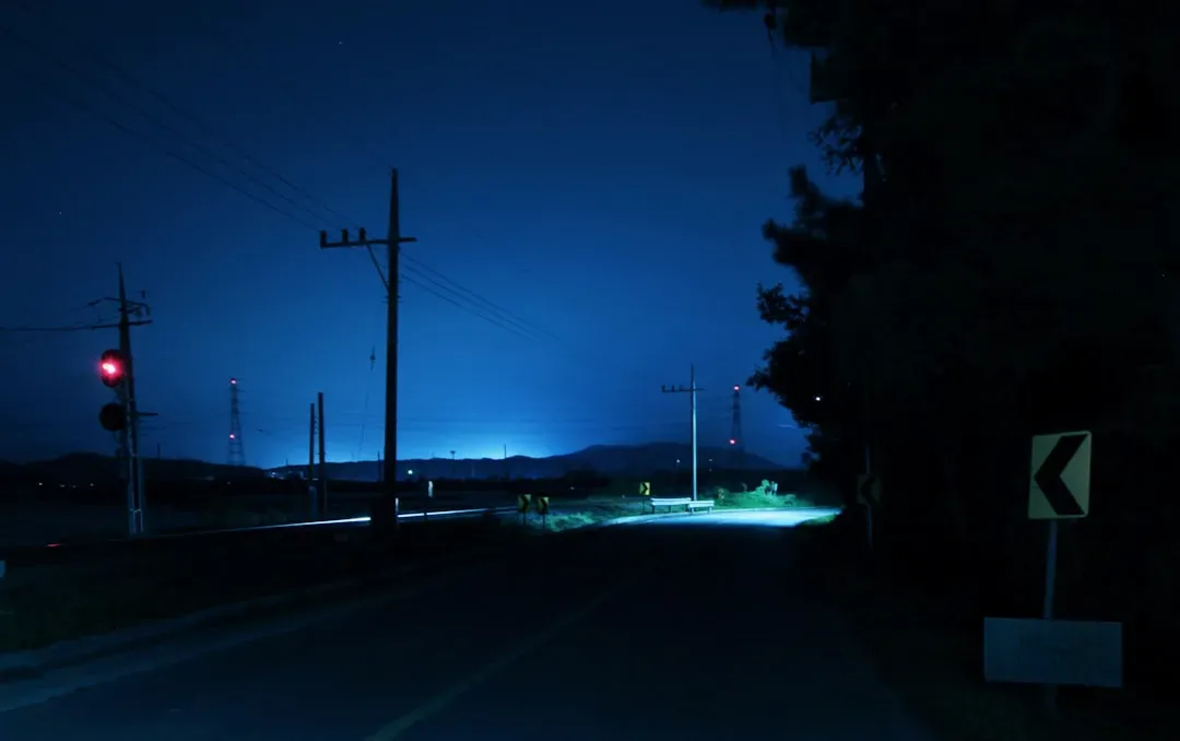 Earthquake Lights: When the Ground Speaks in Fire (Image Credits: Unsplash)