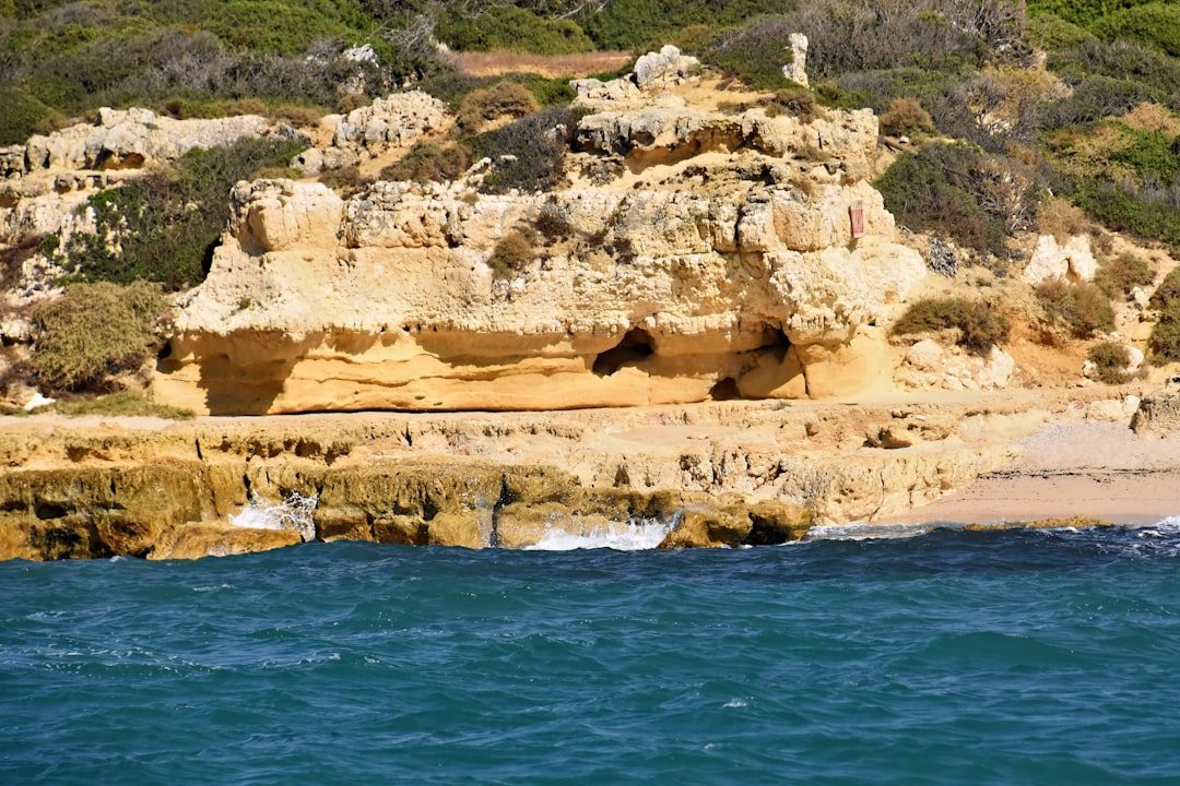 5. Geological Evidence Challenges a Sudden “One-Night” Sinking (Image Credits: Unsplash)