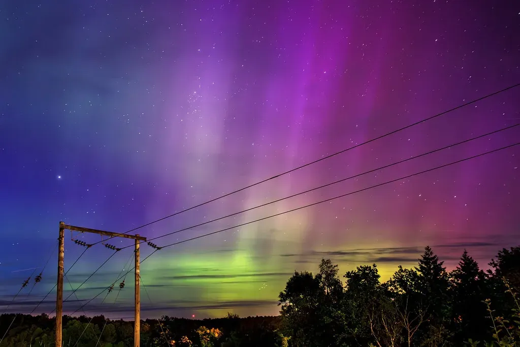 Rare Colors Appear During Intense Storms (Image Credits: Flickr)