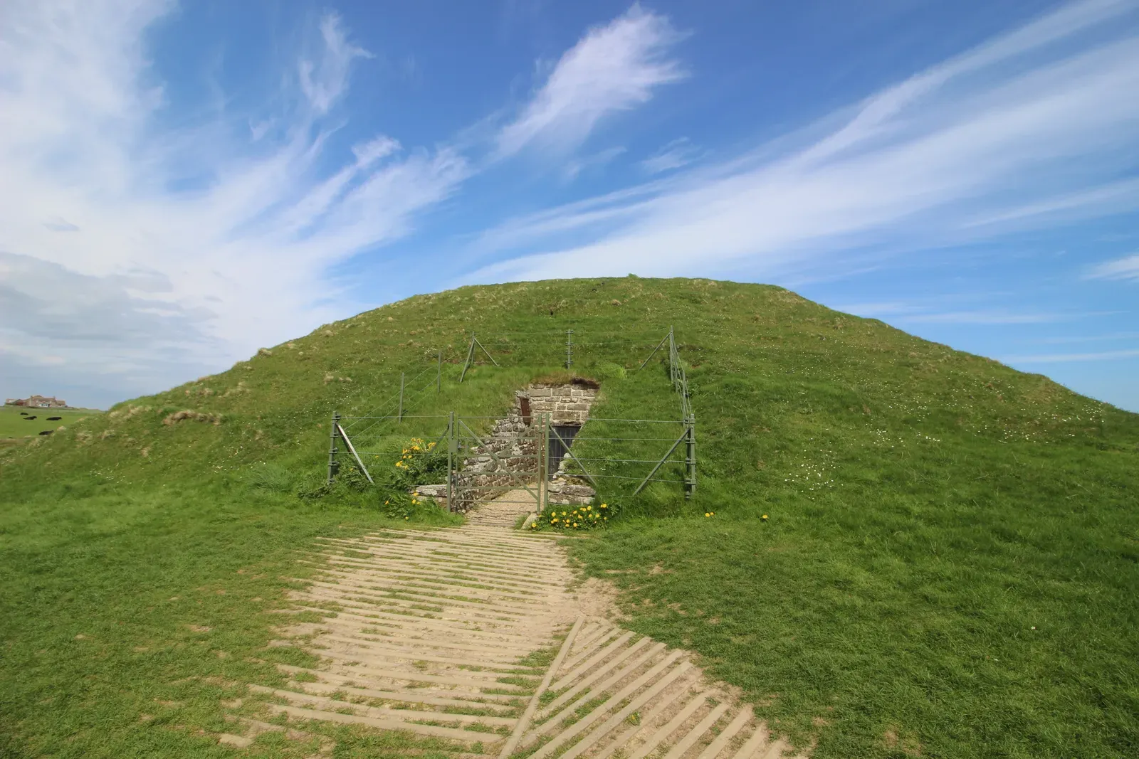 #6 - Vikings Broke Into a Tomb Older Than the Pyramids (By Beep boop beep, CC BY-SA 4.0)