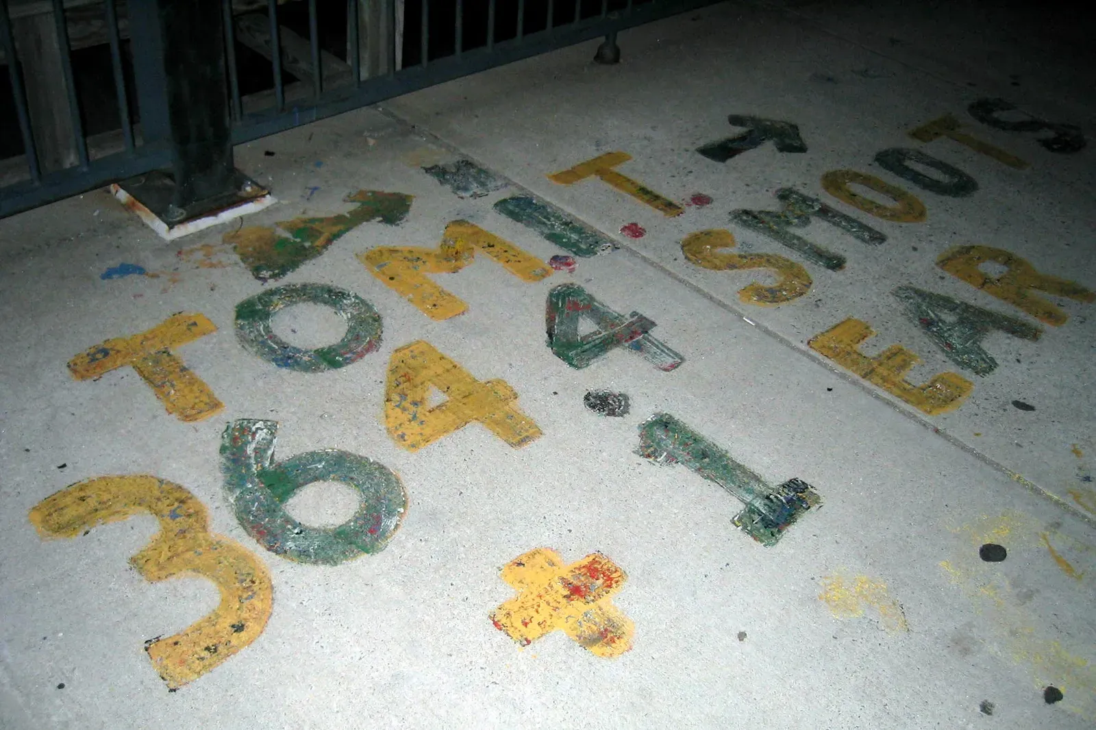 The MIT Smoot Markings on Harvard Bridge (Image Credits: Wikimedia)