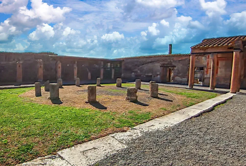#17 - Pompeii's Street Food Stalls Had Foreign Imports (mharrsch, Flickr, CC BY 2.0)