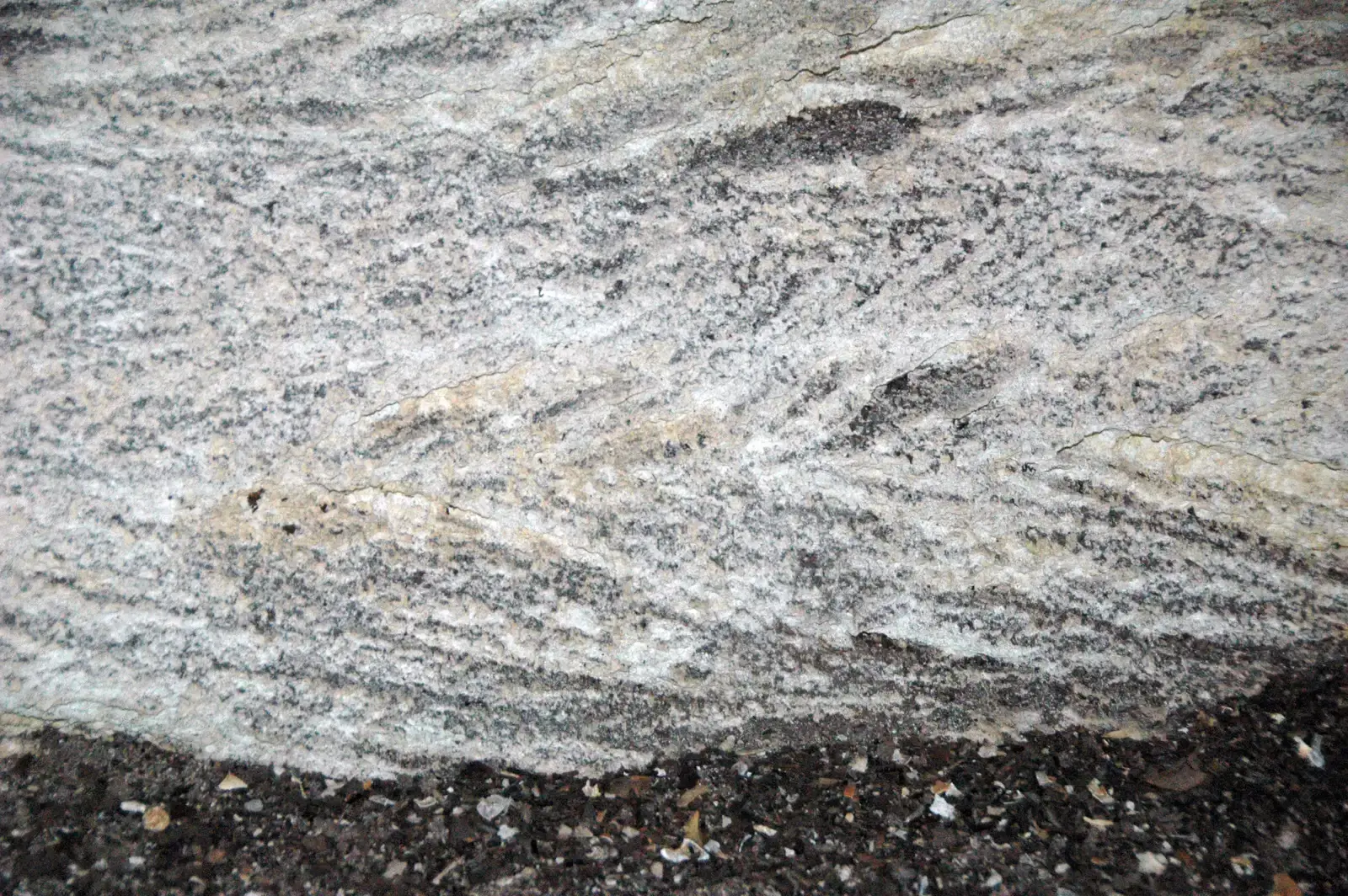 Clues Written In Rock: Giant Ripples, Scoured Channels, And “Impossible” Valleys (Image Credits: Wikimedia)