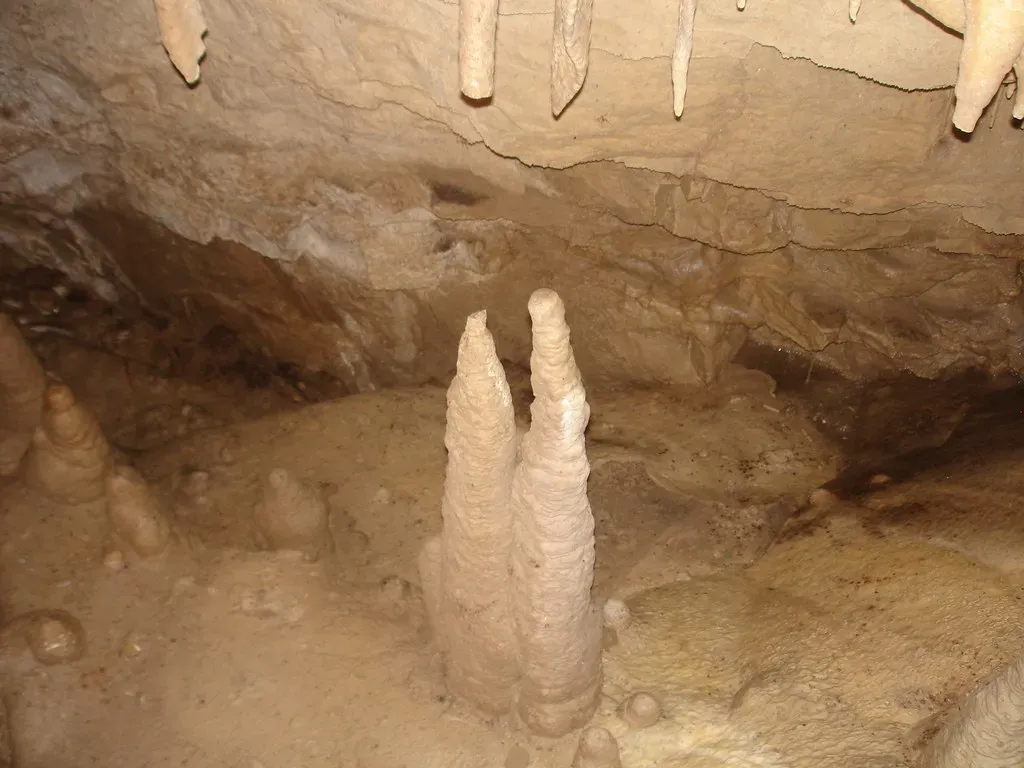 Mammoth Cave: The Longest Cave System on Earth (Navin75, Flickr, CC BY-SA 2.0)